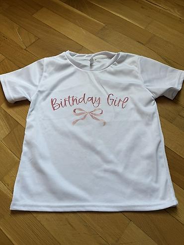 don sekilleri: Uşaq üçün tematik köynək – “Birthday Girl” - Rəng: ağ - Ön hissədə — 1