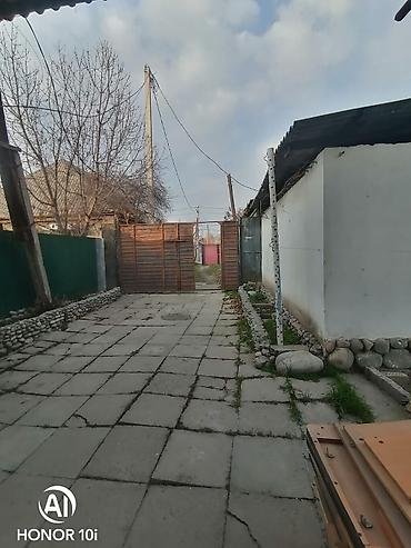 Продажа коттеджей и домов: 🔷 Продаётся дом + участок в районе рынка Баят 🔷 Цена — 10 500 000 сом — 13