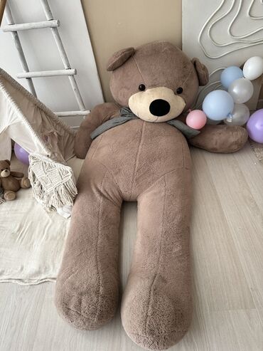 мишка для поздравления с днем рождения: Большой плюшевый медведь коричневого цвета с мягким наполнителем
