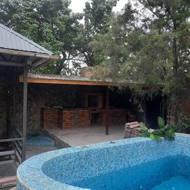 Посуточная аренда домов: 350 м², 7 комнат, Забор, огорожен at lalafo.kg — 7 Посуточная аренда домов: 350 м², 7 комнат, Забор, огорожен — 7