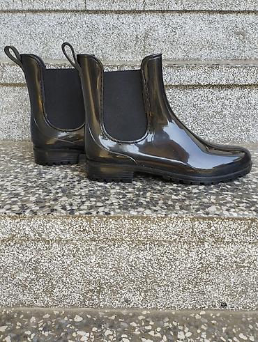 claudia donateli sandale: NOVE Esmara gumene Italy cizme br.39 – Chelsea stil - Materijal — 1