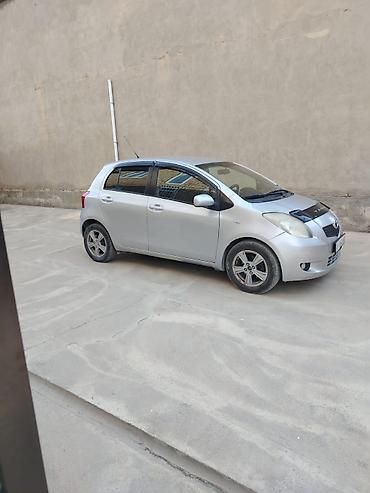 тонир: Toyota Yaris: 2009 г., Механика, Бензин, Хэтчбэк — 4