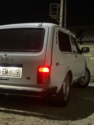 VAZ (LADA): Maşın saz vezyetdedir.heç bir problemi yoxdur zavod maşındır vuruğ — 20