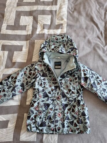 fotoapparat zenit 122: Куртка для девочки 8-9 лет (122), в хорошем состоянии, производство