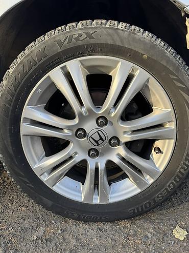 Шиналар жана дисктер: Комплект зимних колес на дисках Honda. - Шины: Bridgestone Blizzak — 4