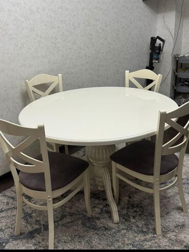 Otaq qapıları: Masa 4 oturcaqla Tecili satilir 250 azn Unvan:Azadliq 8988*Deniz