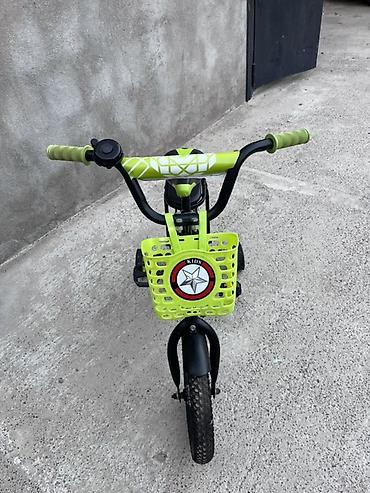 velosiped sidenya: Uşaq velosipedi – 12" təkərli, səbətli, köməkçi təkərli - Rəng — 1