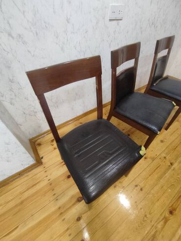 Masa və oturacaq dəstləri: Qonaq otağı üçün masa və oturacaqlar. Şəkildə göründüyü vəziyyətdədir — 2