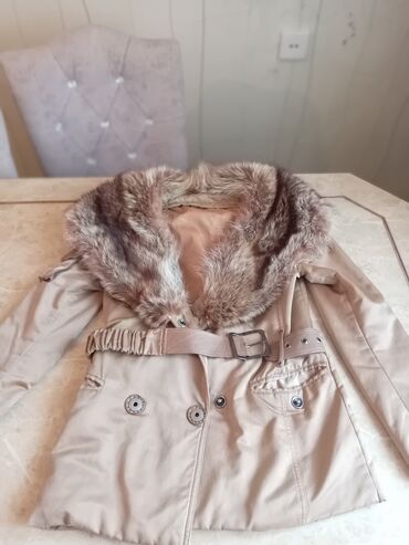 Куртки: Женская куртка M (EU 38), L (EU 40), цвет - Бежевый