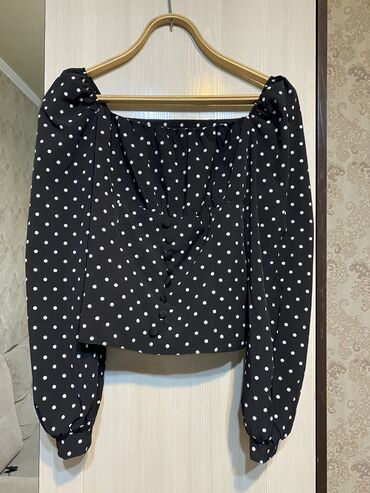 Рубашки и блузы: S (EU 36), цвет - Черный, Bershka