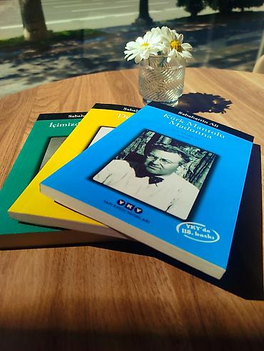 mantolar: 3lü Kitab seti Sabahattin Ali : 1. Kürk Mantolu Madonna 2. Değirmen 3 — 2
