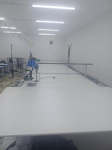 Другое оборудование для швейных цехов: Комплект оборудования для раскроя и пошива Состав: - Раскройный стол — 2