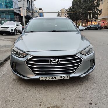 hundai elantra: Hyundai Elantra: 2 l | 2016 il