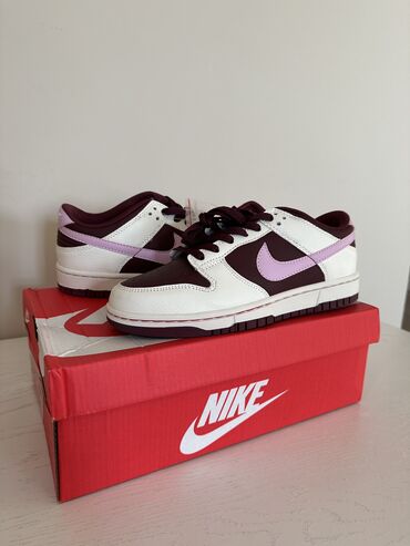 спортивный кроссовки: Nike Dunk Low “Valentine’s Day”, размер: 39