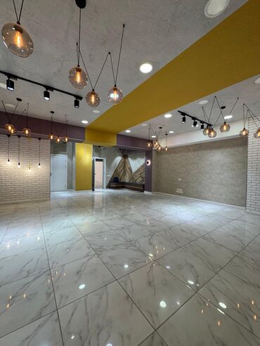 Кеңселерди ижаралоо: Сдаю Аренда офисов, 188 м², В жилом комплексе, С отдельной кухней, С отдельным входом, С отдельным сан узлом — 11