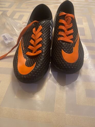 32 velosiped: Footboll boots 32 olcu. TEZE