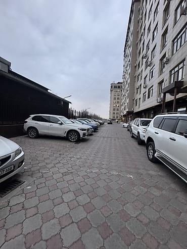 Аренда помещений свободного назначения: Сдаётся в долгосрочную аренду коммерческое помещение, в жилом — 6