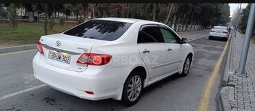 Toyota: Toyota Corolla: 1.8 l | 2010 il Sedan — 3