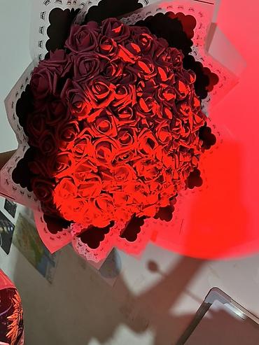 101 gul: Qırmızı 101 süni gül 35 azn kəpənək buketi 15 azn istənilən növ — 2