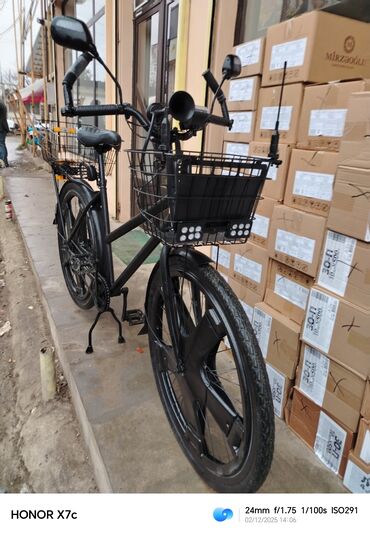 Şəhər velosipedləri: Velosiped satılır 28 lik. Qabaq işığlar işləkdir. Qabaqda və — 3