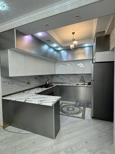 Uzunmüddətli kirayə mənzillər: Xətai Rayonu 8 Noyabr Caspian Park 3 otaq. Mərtəbə - 10/16 Otaq sayı — 7