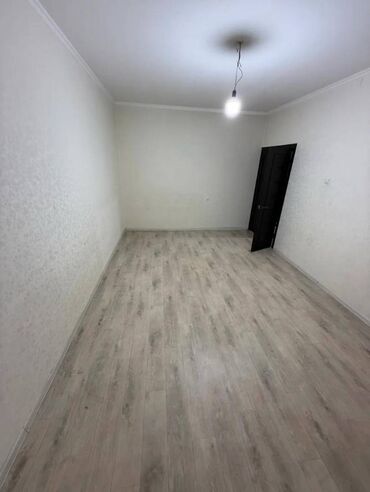 продаю 2х ком кв бишкеке без ремонта токтогул ткрусбекова: 2 комнаты, 66 м², 106 серия, 2 этаж, Евроремонт