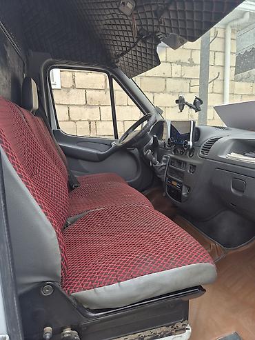 sprinter satisi: Yükdaşıma üçün geniş həcmli ağ rəngli Mercedes Sprinter tipli furqon — 2