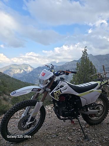 кастом мото: Эндуро-мотоцикл 300 куб (стикеры Husqvarna-стиля) - Класс — 1