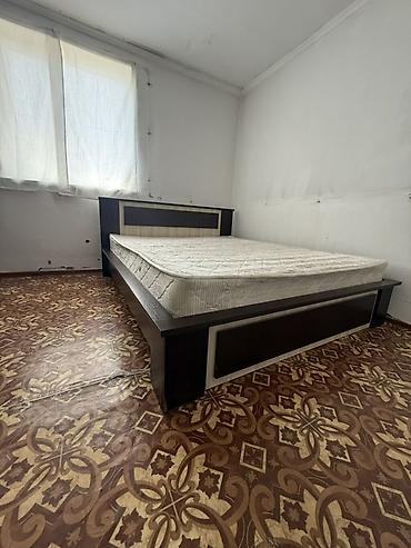 single bed mattress: Двуспальная кровать, Б/у, С матрасом, длина - 200 см — 2