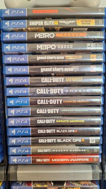 Playstation 4 orijinal oyun diskleri 15 eded diskdir ciziqsiz