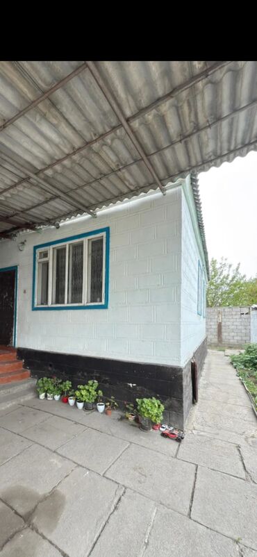 дома в городе бишкек: 70 м², 3 комнаты, Парковка, Забор, огорожен
