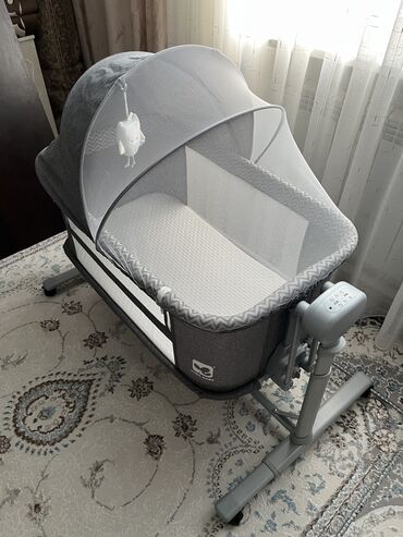 манежки детские: 📍Бишкек Продаю электролюльку Cool Baby 4B1. Родители покупали за 12