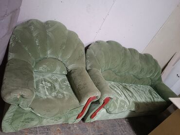 купить диван в бишкеке: Прямой диван, цвет - Зеленый, Б/у