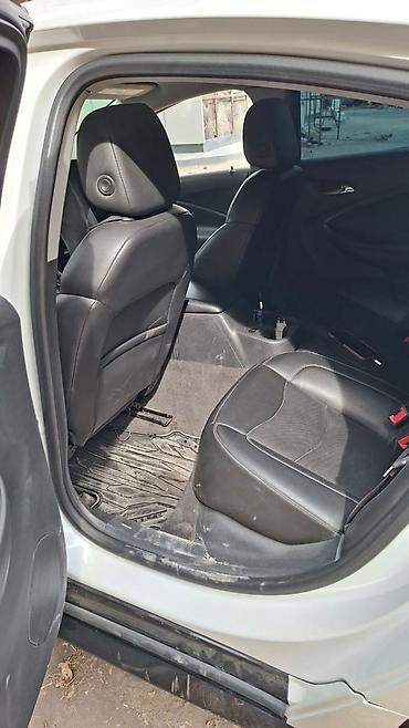 тойота приус прайм 2018: Chevrolet Volt: 2015 г., 1.5 л, Автомат, Гибрид, Лифтбек — 10