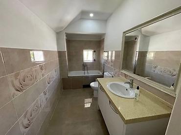 Долгосрочная аренда домов: 300 м², 6 комнат, Парковка, Теплый пол, Балкон застеклен — 10