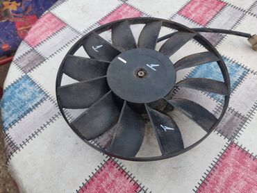 Auto delovi: Ventilator hladnjaka Lada 21214 Niva 1.7i br.1. Polovan, ispravai — 3