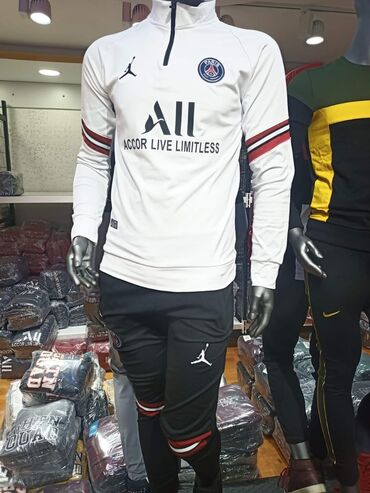 Trenerke: TOP PONUDA Veličina S M L XL XXL Cena 5300 dinara Moguca zamena — 11