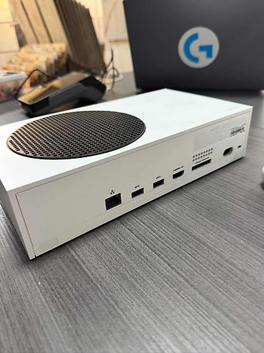 oyun barmaqlığı: Satılır: Xbox Series S oyun konsolu və Logitech G920 sükan dəsti (tam — 4