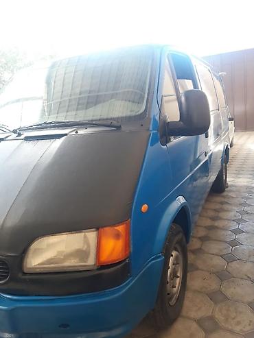 1999 ford transit: Ford Transit yük mikroavtobusu - Kuzov: qapalı furqon, mavi rəng, ön — 2