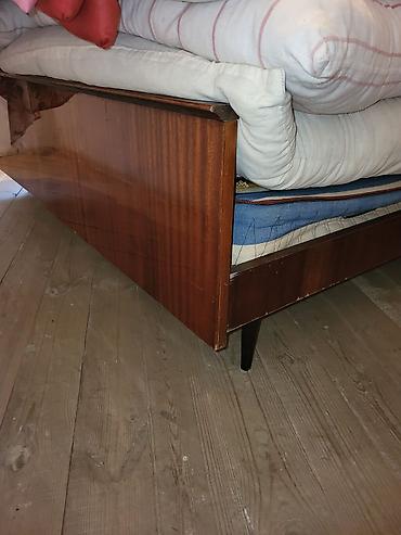 Çarpayılar: Klassik üslubda taxta çarpayı karkası - Material: cilalanmış təbii — 1