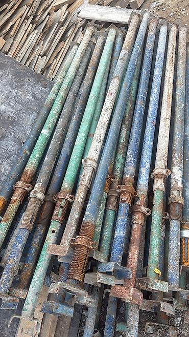 Строительные леса, стойки: Сдаётся в аренду монлотные стойки .строительные леса. Ламинированные — 6