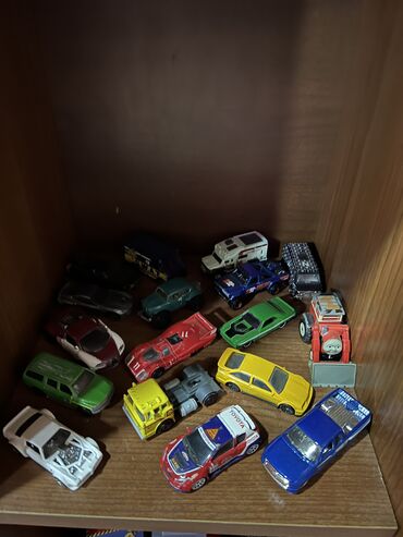 Oyuncaqlar: Original Hotwheelslərimi satıram qiymət hər biri razılaşma yolu ilə