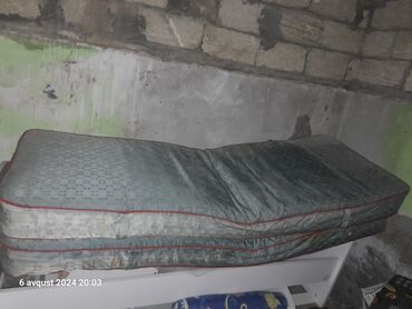 işlenmiş matras: İşlənmiş, Sadə matras, Bir nəfərlik