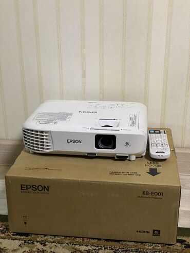 Проекторы: Проектор EPSON EB E001 в Хорошем Состоянии Основные параметры