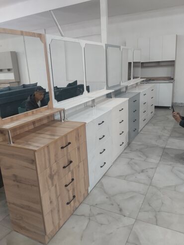 продаю визажный стол: Комод для одежды, Новый, С зеркалом, ЛДСП, Бесплатная доставка