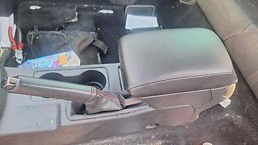 desno krilo golf 4: LEON 5F NASLON ZA RUKU ZA SEAT LEON OD 2013. DO 2018. GOD — 1