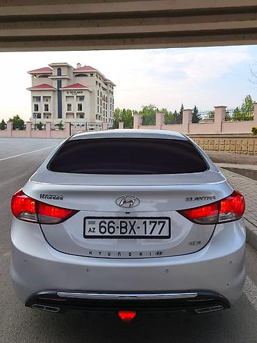 Hyundai: Hyundai Elantra: 1.8 l | 2013 il Sedan — 11