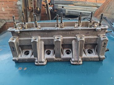 Auto delovi: Glava motor Lada Samara, Kalina 8 ventila br.2. Polovno, ocuvano — 1