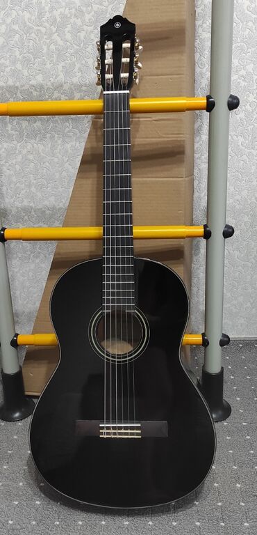 Гитары: Классическая гитара Yamaha C40 black Состояние отличное, коробка