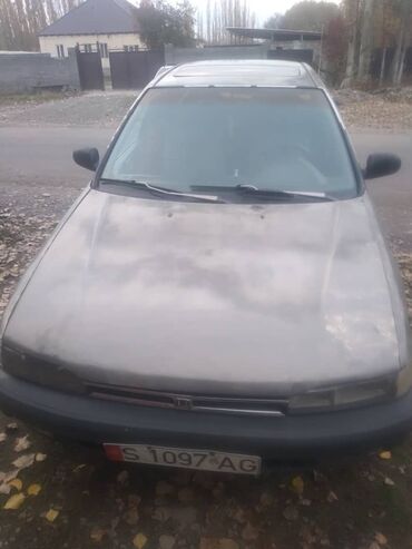 Honda: Honda Accord: 1990 г., 2 л, Механика, Бензин, Седан